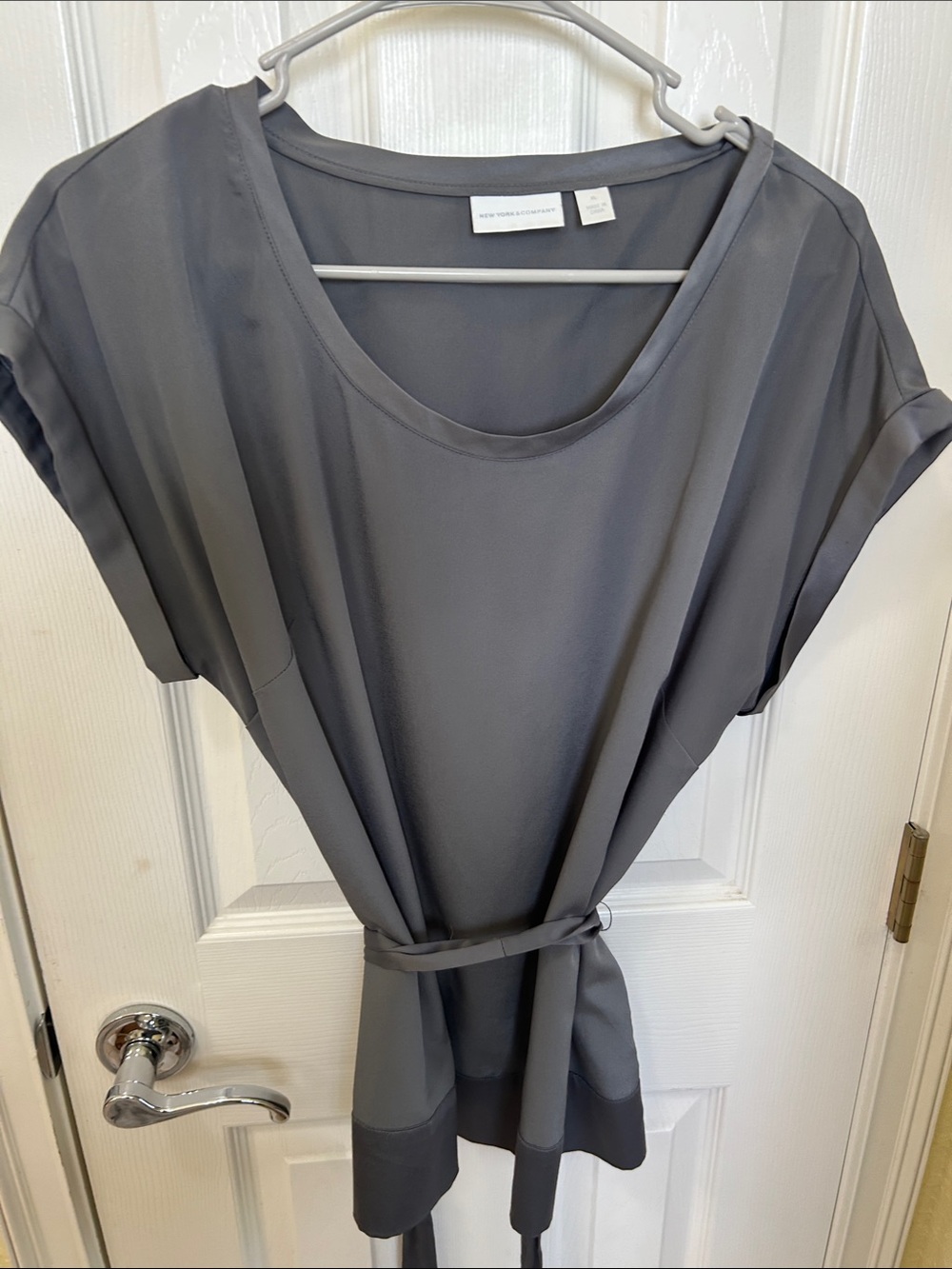 New York & Company Slate Gray Tie-Waist Blouse